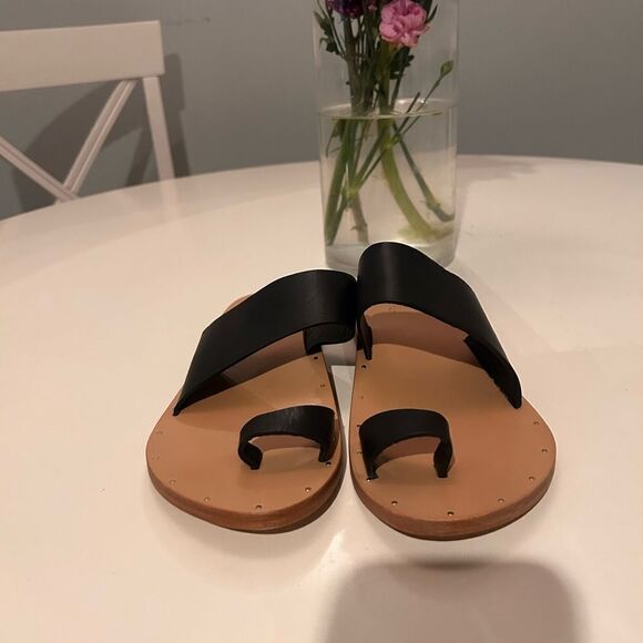 Beek Finch Toe Loop Sandals - Picture 4 of 8